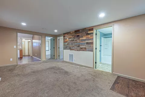 Living - 522 Spring Ave, Franklin, OH 45005 photo 1 of 3