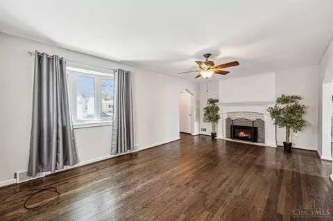 Living - 5596 Samver Rd, Cincinnati, OH 45239 photo 1 of 2