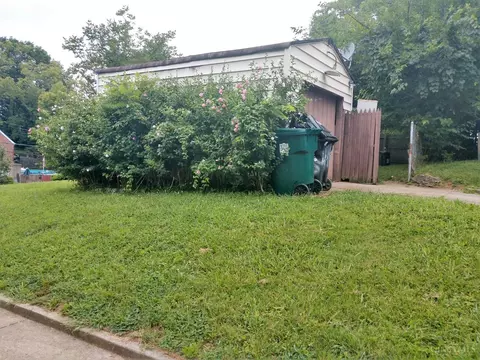 Exterior - 1702 Gilsey Ave, Cincinnati, OH 45205 photo 3 of 4