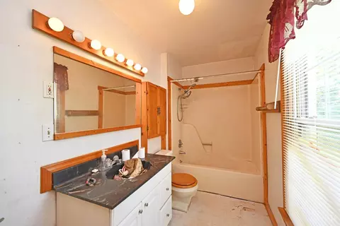 Bath - 3265 Epworth, Cincinnati, OH 45211 photo 1 of 4