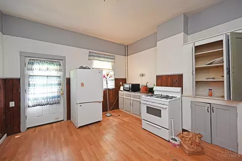 Kitchen - 3265 Epworth, Cincinnati, OH 45211 photo 3 of 4