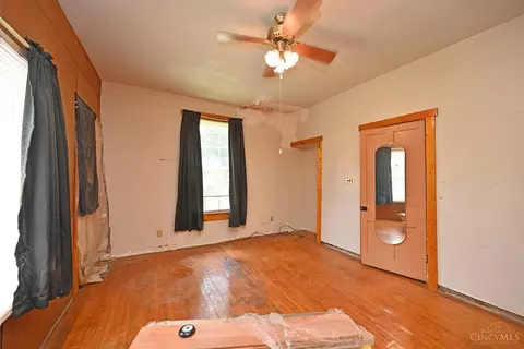 Bedroom - 3265 Epworth, Cincinnati, OH 45211 photo 3 of 4