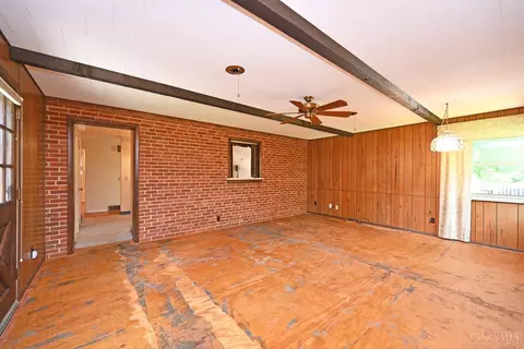 Living - 2286 Deblin Dr, Cincinnati, OH 45239 photo 4 of 5
