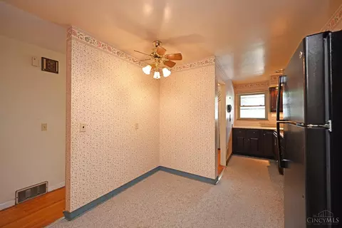 Dining - 2286 Deblin Dr, Cincinnati, OH 45239 photo 3 of 3