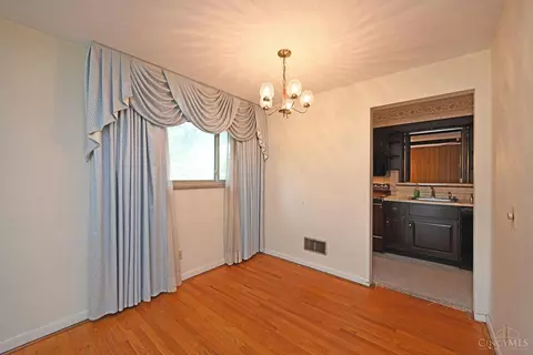 Dining - 2286 Deblin Dr, Cincinnati, OH 45239 photo 1 of 3