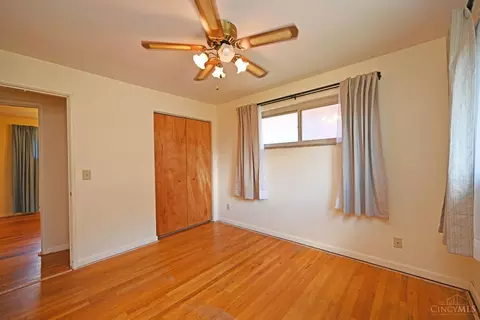 Bedroom - 2286 Deblin Dr, Cincinnati, OH 45239 photo 4 of 9