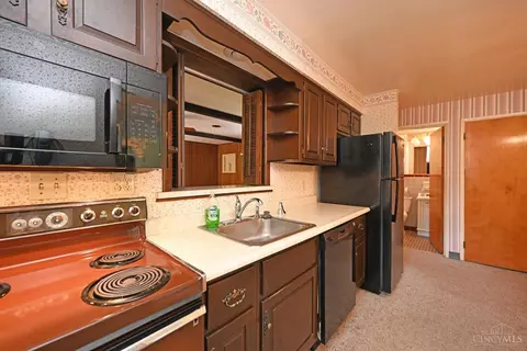 Kitchen - 2286 Deblin Dr, Cincinnati, OH 45239 photo 3 of 3