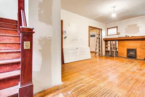 Living - 552 Carplin Pl, Cincinnati, OH 45229 photo 1 of 2