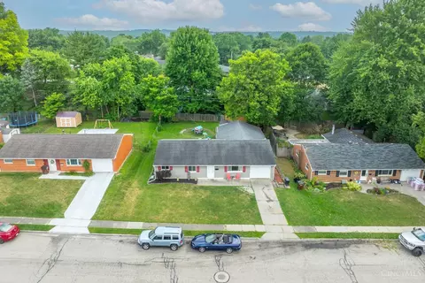 617 Crestview Dr, Lebanon, OH 45036