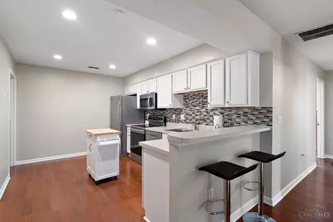 Kitchen - 3357 Ravine Pl, Maineville, OH 45039 photo 3 of 3