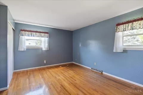 Bedroom - 10552 Hadley Rd, Greenhills, OH 45218 photo 1 of 7
