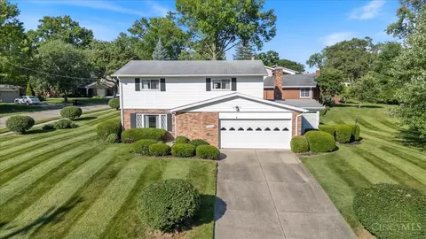 10552 Hadley Rd, Greenhills, OH 45218