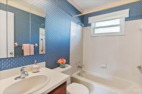 Bath - 10552 Hadley Rd, Greenhills, OH 45218 photo 3 of 3