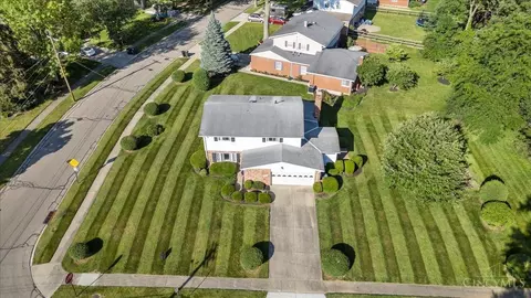 View/Area - 10552 Hadley Rd, Greenhills, OH 45218 photo 2 of 3