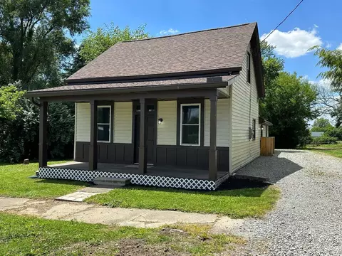 11 High St, Martinsville, OH 45146