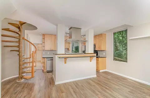 1 Foxhall #3, Cincinnati, OH 45219 photo 5