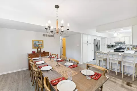Dining - 11281 Hanover Rd, Forest Park, OH 45240 photo 4 of 4