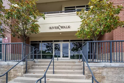 2260 Riverside Dr #401, Cincinnati, OH 45202