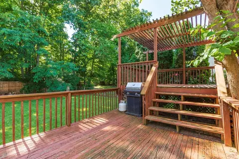 683 Holiday Dr, Cincinnati, OH 45245 photo 17