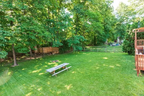 683 Holiday Dr, Cincinnati, OH 45245 photo 18