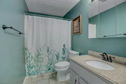 683 Holiday Dr, Cincinnati, OH 45245 photo 12