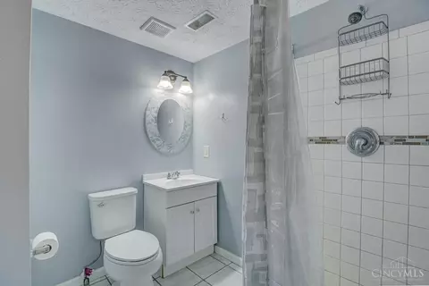 683 Holiday Dr, Cincinnati, OH 45245 photo 15
