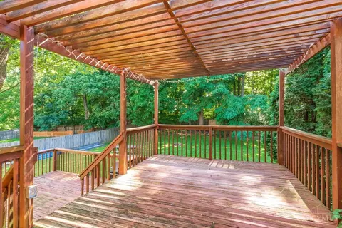683 Holiday Dr, Cincinnati, OH 45245 photo 16