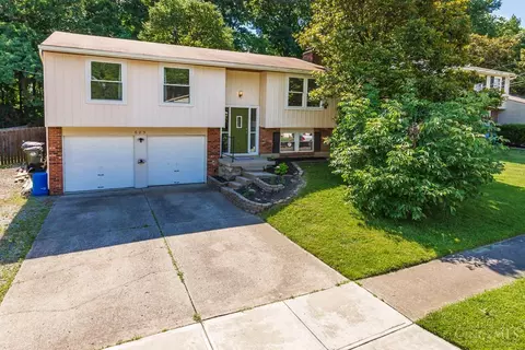 683 Holiday Dr, Cincinnati, OH 45245