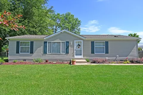 1989 Clearview Dr, Fayetteville, OH 45118