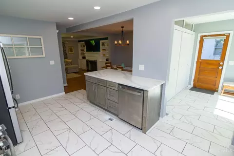 Kitchen - 6100 Plainfield Rd, Cincinnati, OH 45213 photo 5 of 5