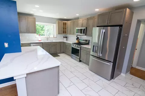 Kitchen - 6100 Plainfield Rd, Cincinnati, OH 45213 photo 1 of 5