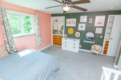 Bedroom - 6100 Plainfield Rd, Cincinnati, OH 45213 photo 10 of 11