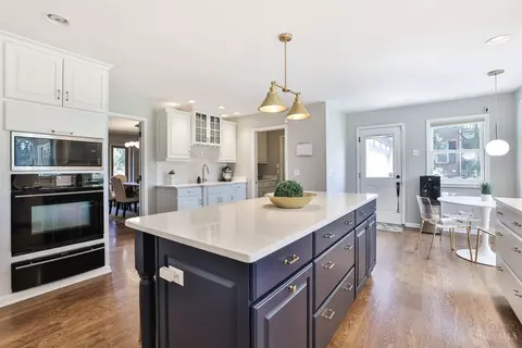Kitchen - 35 Carpenters Run, Blue Ash, OH 45241 photo 5 of 9