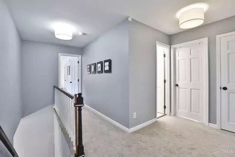 Entry Way - 35 Carpenters Run, Blue Ash, OH 45241 photo 4 of 5