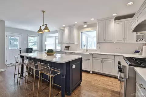 Kitchen - 35 Carpenters Run, Blue Ash, OH 45241 photo 4 of 9