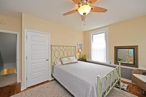 Bedroom - 4324 Beech Hill Ave, Cincinnati, OH 45223 photo 2 of 6