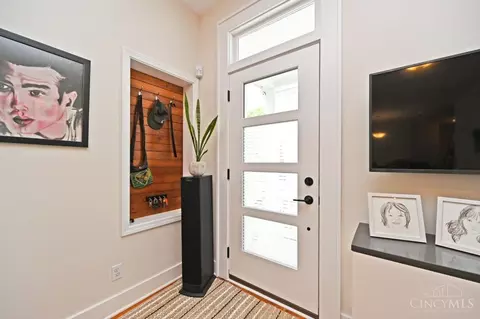 Entry Way - 4324 Beech Hill Ave, Cincinnati, OH 45223 photo 1 of 1