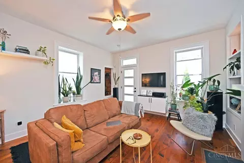 Living - 4324 Beech Hill Ave, Cincinnati, OH 45223 photo 3 of 4