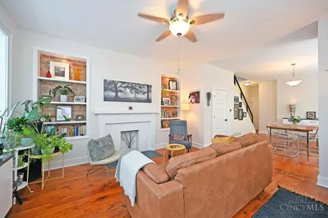 Living - 4324 Beech Hill Ave, Cincinnati, OH 45223 photo 1 of 4