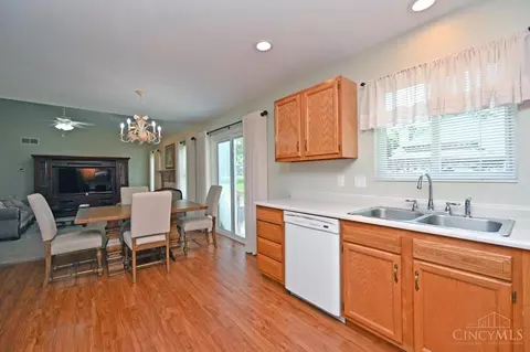 665 Amber Trl, Cincinnati, OH 45244 photo 15