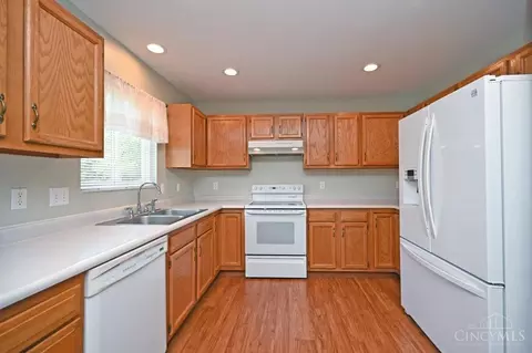 665 Amber Trl, Cincinnati, OH 45244 photo 13