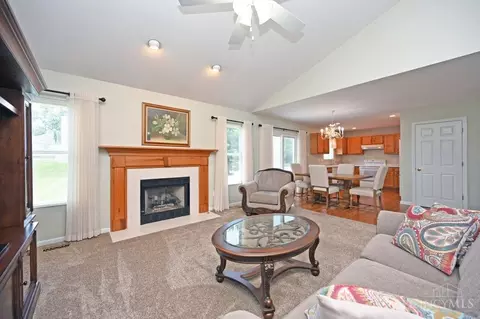665 Amber Trl, Cincinnati, OH 45244 photo 8