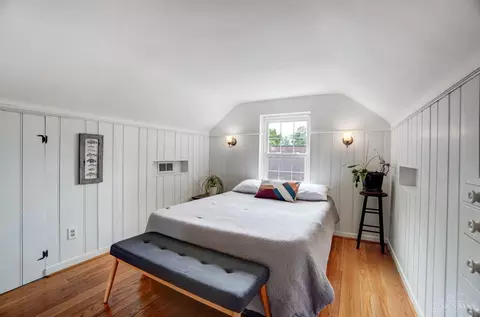 Bedroom - 4312 Grove Ave, Mariemont, OH 45227 photo 4 of 5