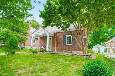Exterior - 4312 Grove Ave, Mariemont, OH 45227 photo 2 of 6