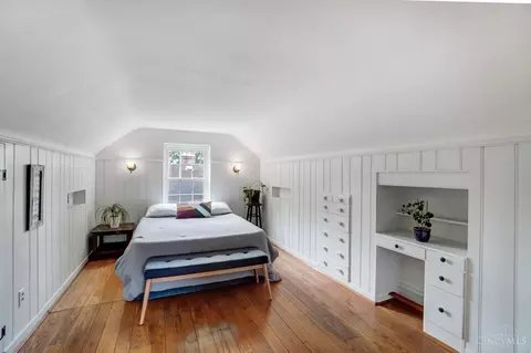 Bedroom - 4312 Grove Ave, Mariemont, OH 45227 photo 3 of 5