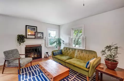 Living - 4312 Grove Ave, Mariemont, OH 45227 photo 2 of 3