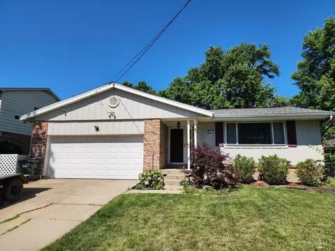 8919 Renetta Dr, Colerain Twp, OH 45251