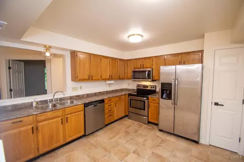 3999 Maplefield Ct #5F, Cincinnati, OH 45255 photo 8