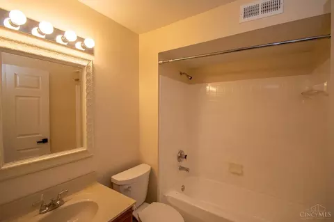 3999 Maplefield Ct #5F, Cincinnati, OH 45255 photo 21