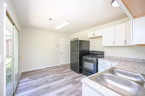 Kitchen - 1346 Randomhill Rd, Cincinnati, OH 45231 photo 3 of 3